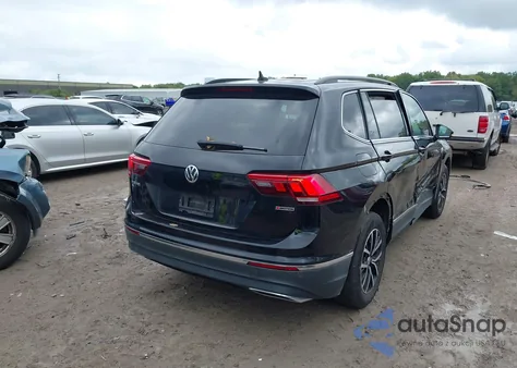 2021 Volkswagen Tiguan 2.0T Se/2.0T Se R-Line Black/2.0T Sel z USA, uszkodzony, nr VIN 3VV2B7AX7MM011394